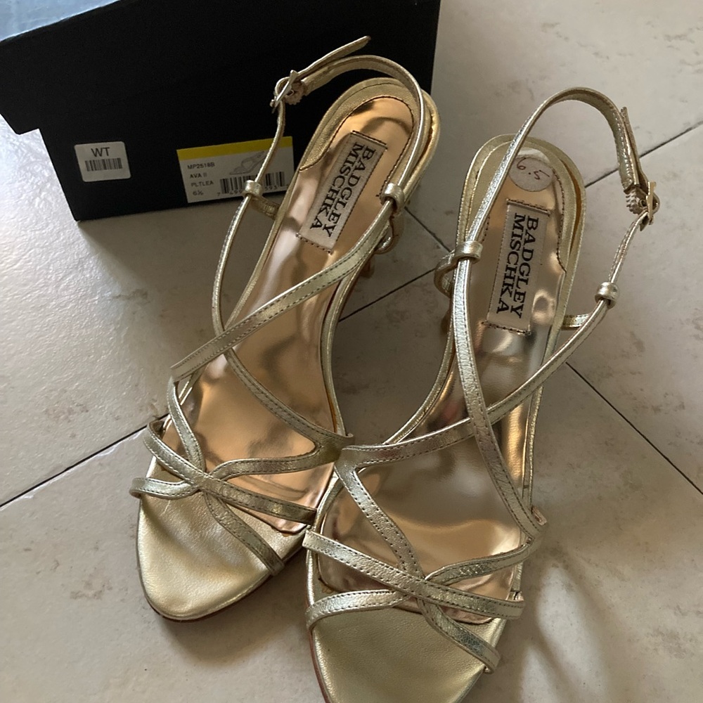 New in box gold Badgley Mischka 3” heels